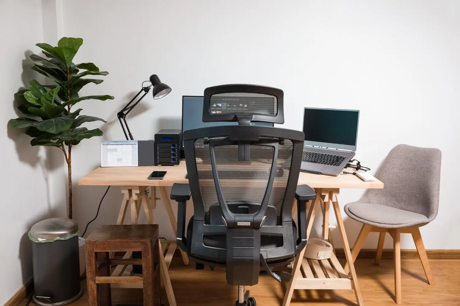 Ergonomiczna aranżacja home office - strefa produktywności
