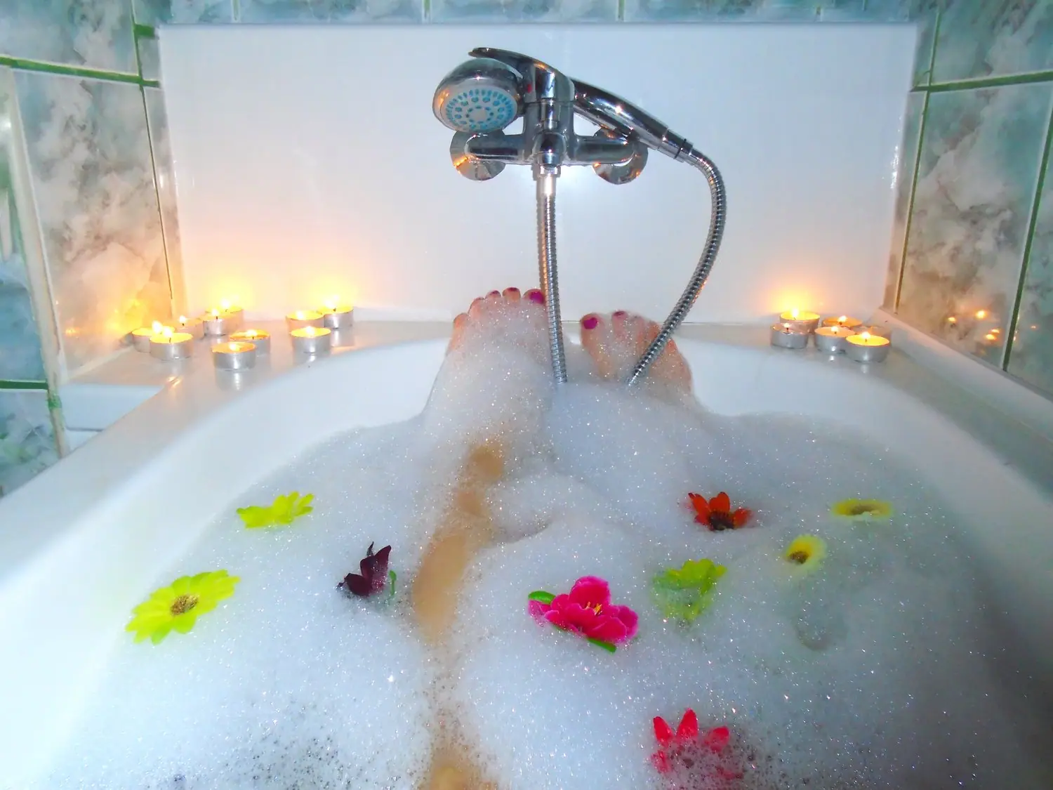 Domowe spa - jak zorganizować relaksującą kąpiel